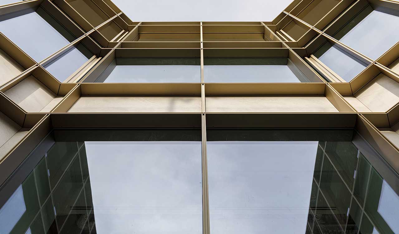 Saint-Gobain 2025 glass manual: technical innovations, sustainability, practical applications and design details