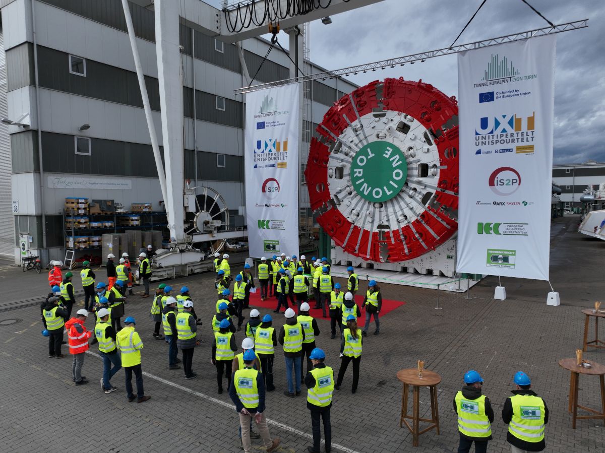 Lyon-Turin construction site: a tunnel boring machine as long as two football fields