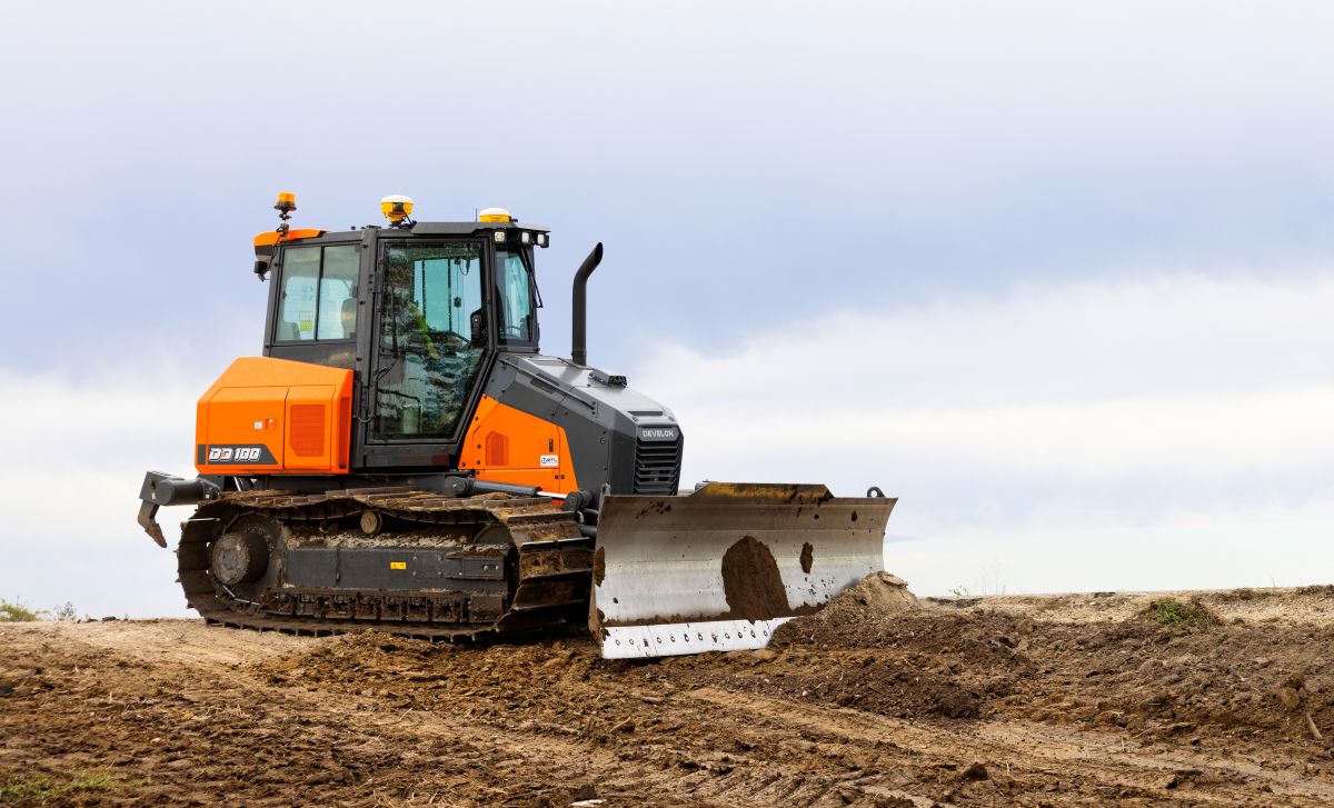 Develon strengthens its offering with the DD100, a bulldozer built for precision