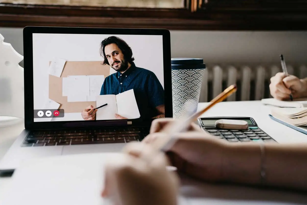 From practice to knowledge: teaching technical disciplines as a professional choice