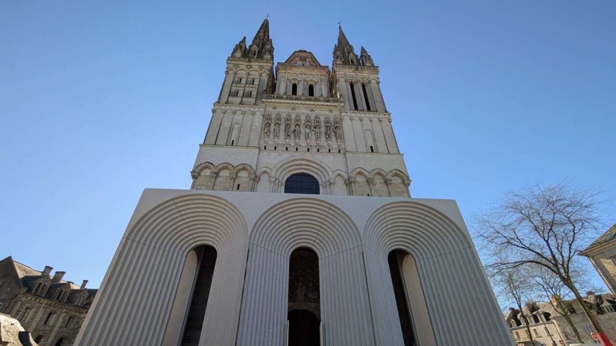 Angers Cathedral: when contemporary architecture extends the Middle Ages
