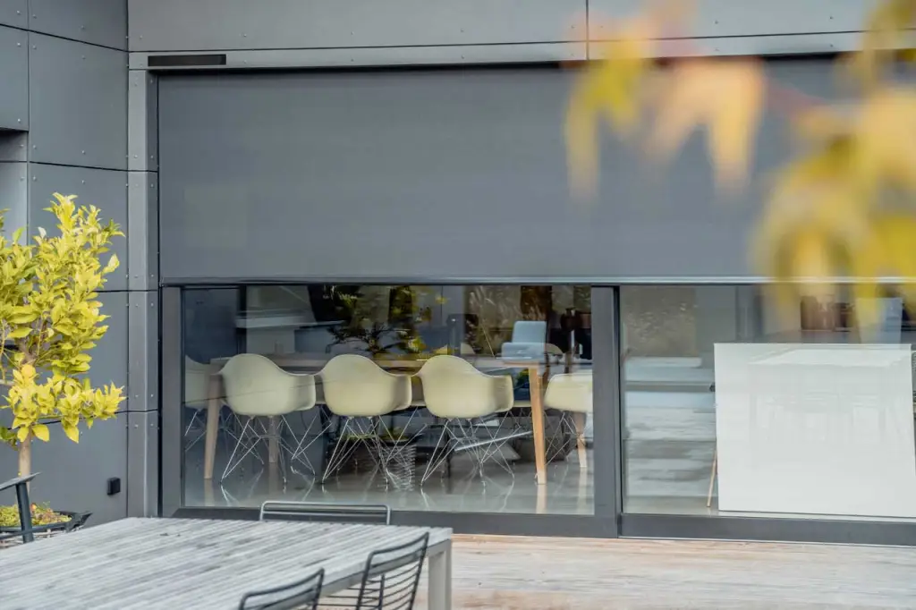 Smart home and energy efficiency: the Somfy ecosystem Shoot External screen Leman Emmanuelle Firman 2024 HD 046 V2