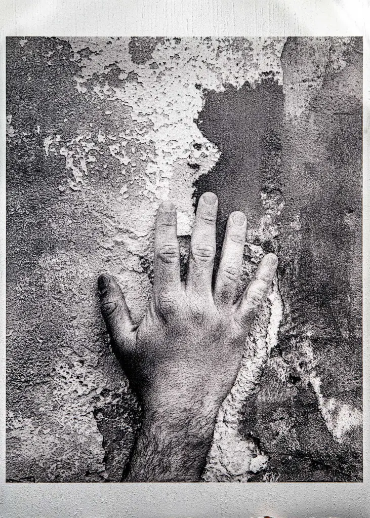 Cement and the city: the project "Living Cement" between technique, architecture and urban landscape Hand on concrete LIVING CEMENT DAVIDE CANELLA