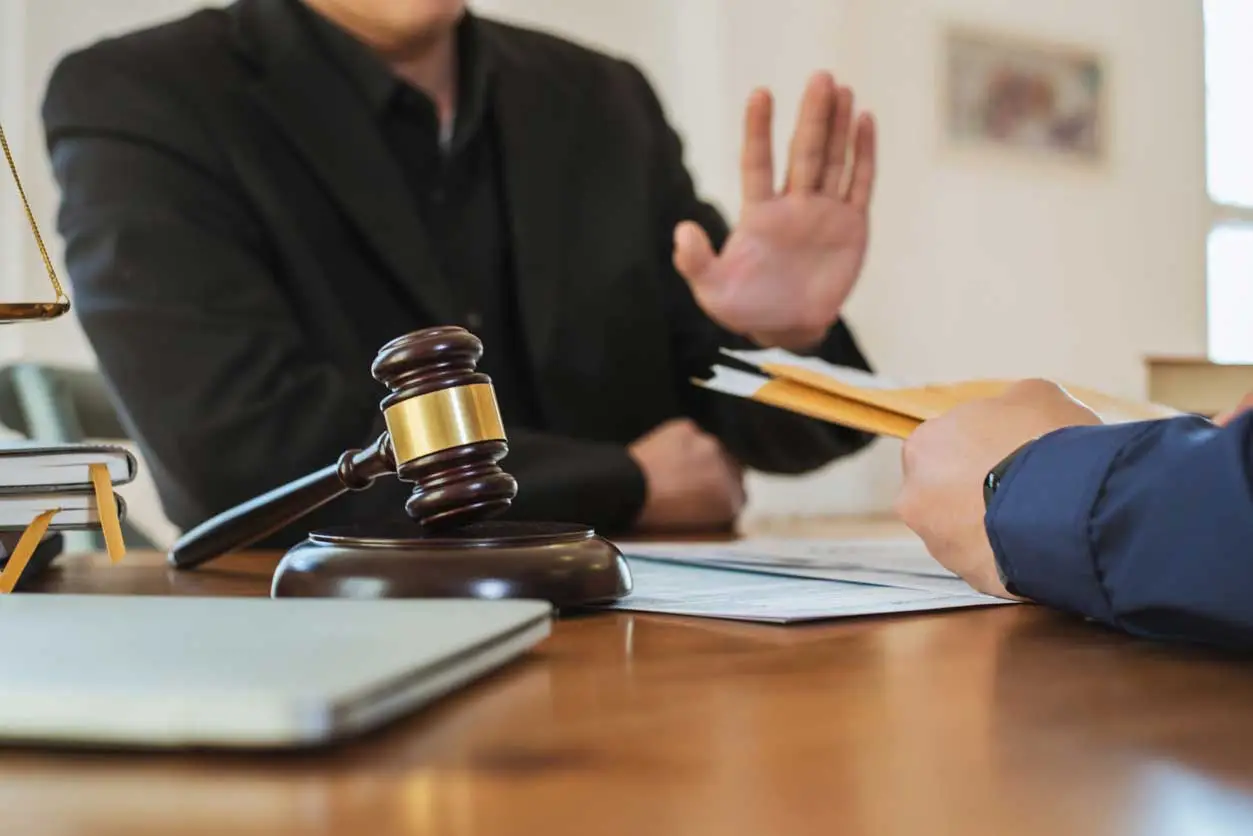 Building amnesty and change of use: without photographic evidence the denial is legitimate