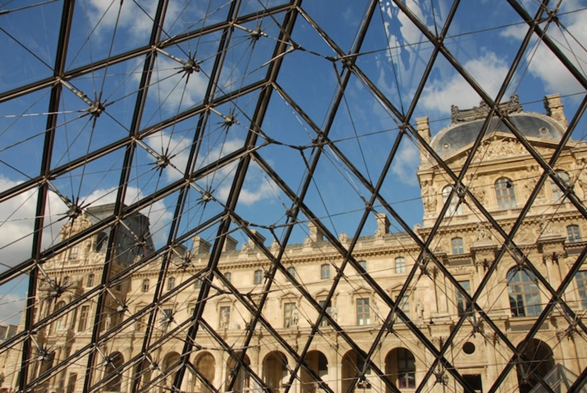 After the burglary scandal, the Louvre relaunches its titanic construction site