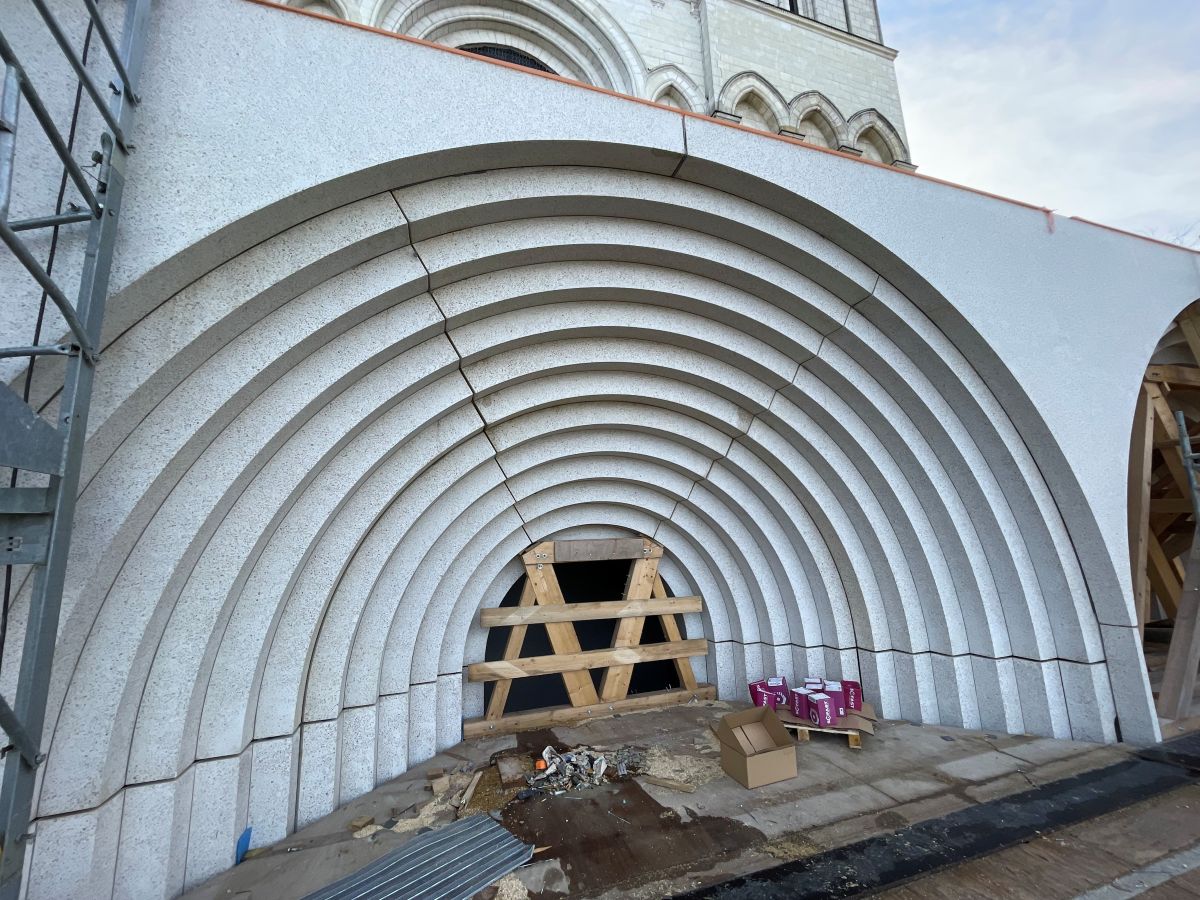 Lafarge solutions of excellence serving Angers Cathedral