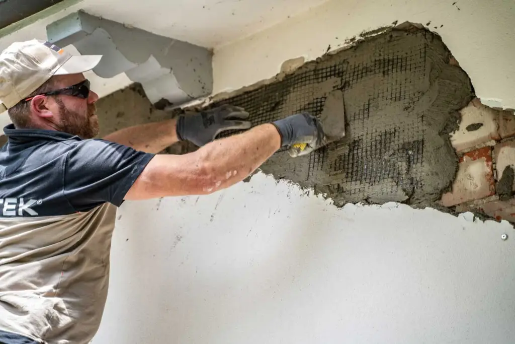 Foundation soil consolidation: Uretek launches the Stability Plus system, with post-intervention monitoring Crack repair