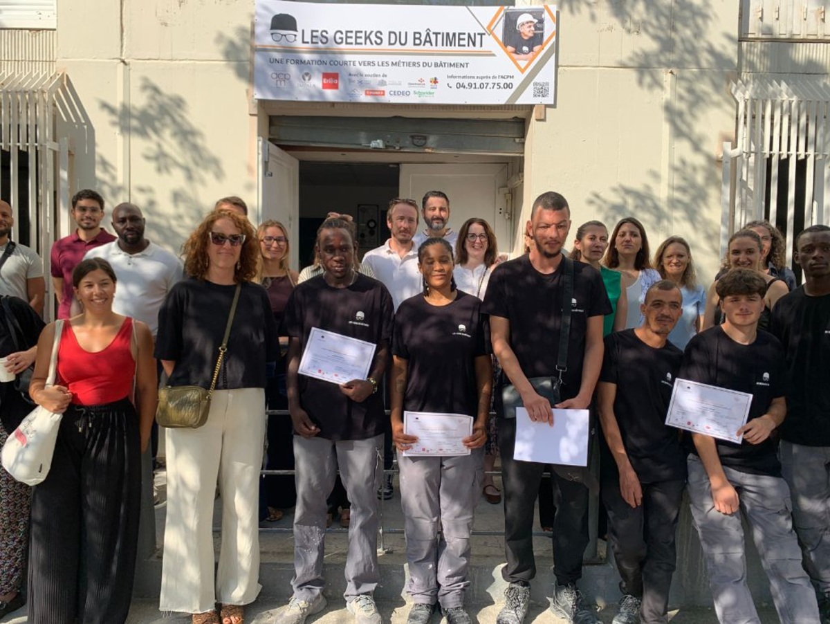 Bouygues and Eiffage recruit 100% of young people trained by Les Geeks du Bâtiment