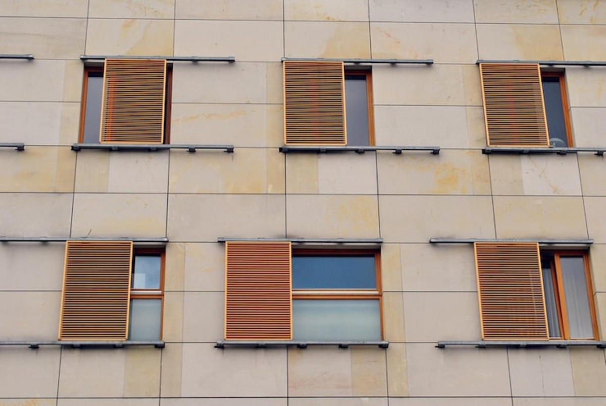 Social housing: 8.6 billion euros to install shutters and ceiling fans