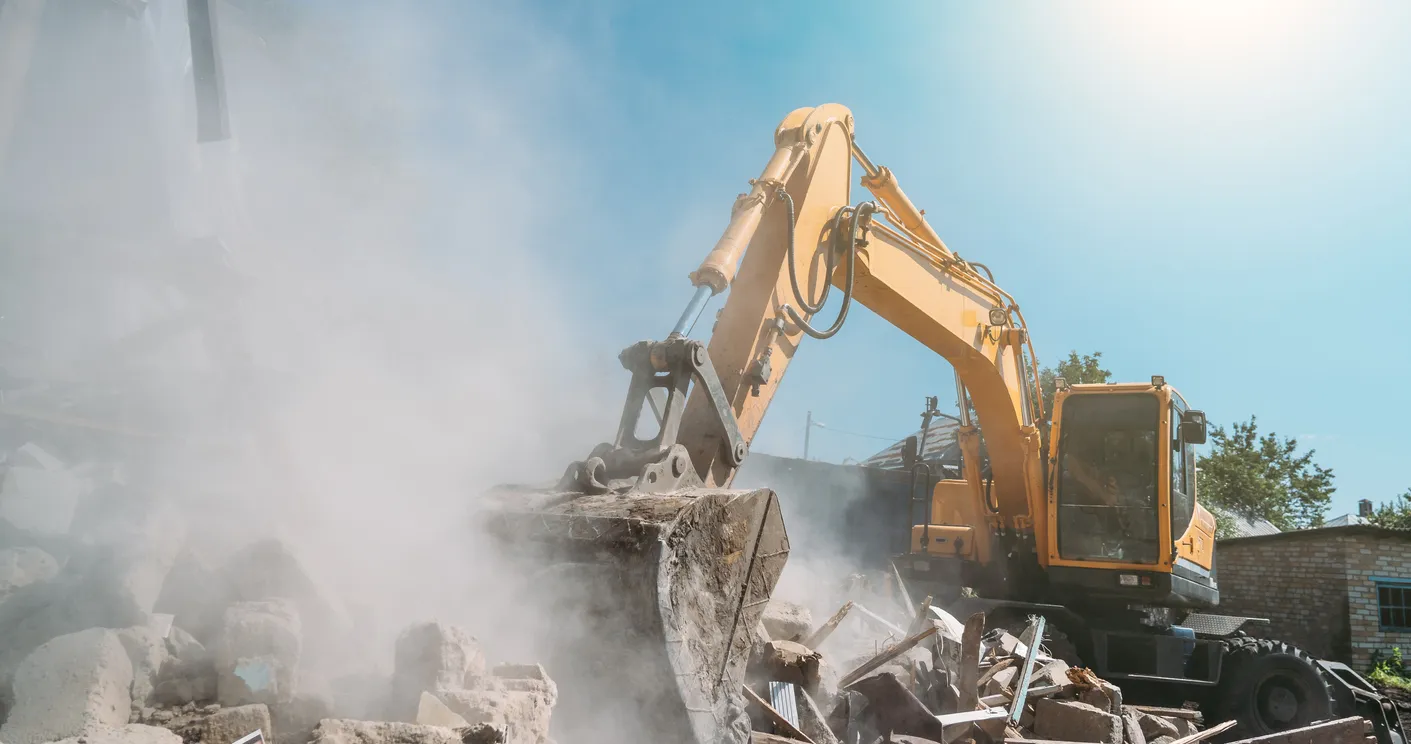 Building abuse on public land: no office demolition without a demolition order