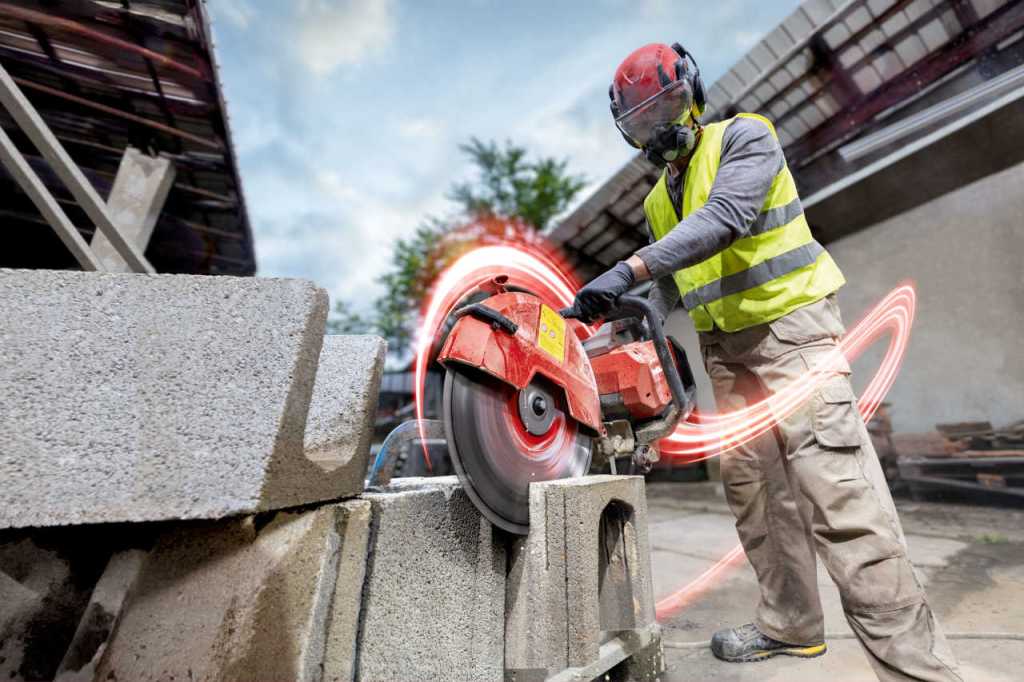 Battery-powered tools for the construction site: new solutions for demolition, cutting and drilling 3 Battery-powered tools for the construction site: new solutions for demolition, cutting and drilling Hilti battery-powered miter saw.jpg