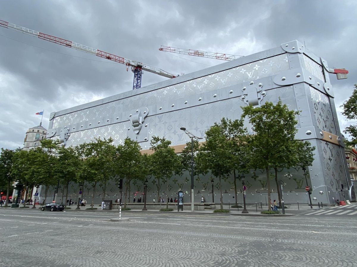 Louis Vuitton will redevelop two streets near the Champs-Élysées at the expense of LVMH